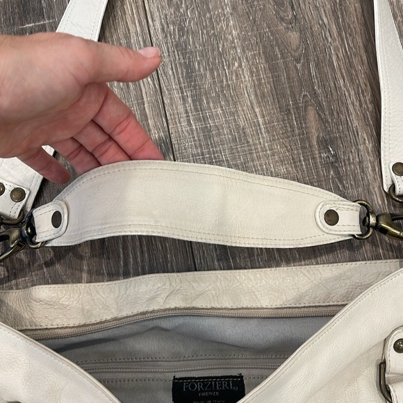 FORZIERI Milky Shoulder Bag with 2 removable straps - Picture 4 of 6